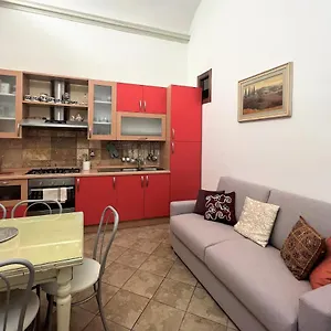 https://casa-conti-nearby-piazza-del-campo.it-tuscanyhotel.com